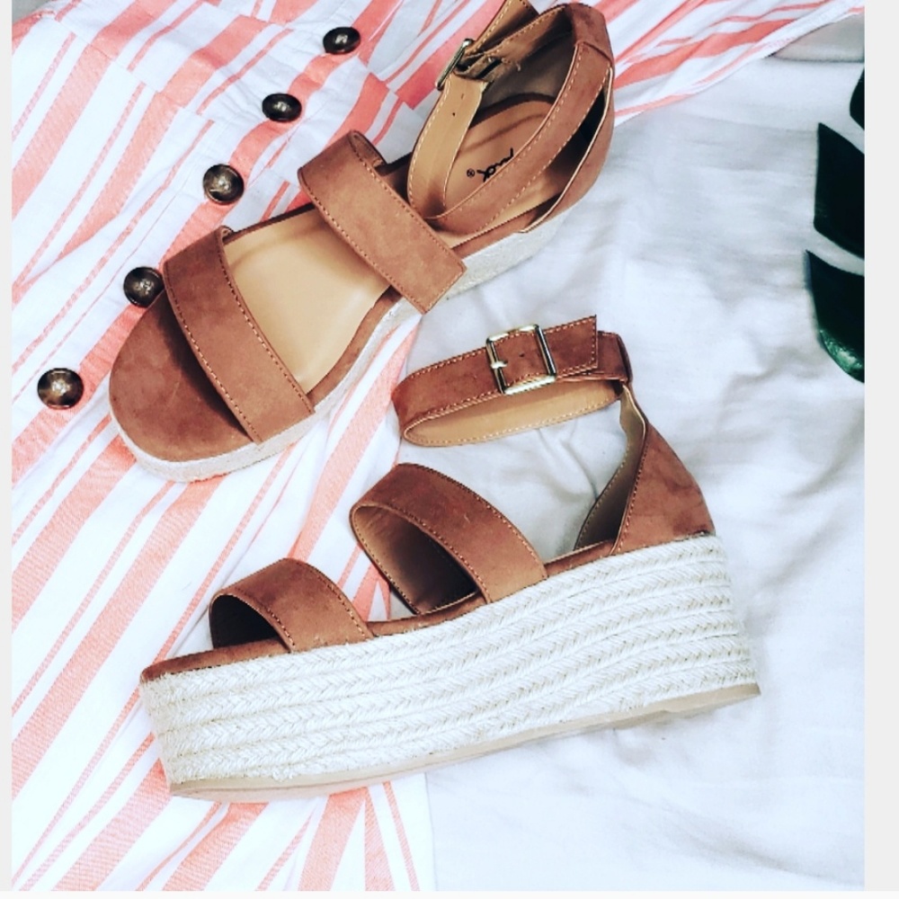 🆕️//The Safari// Camel platform Espadrilles - Picture 3 of 4